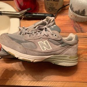 Men’s size 8.5 New Balance tennis shoes